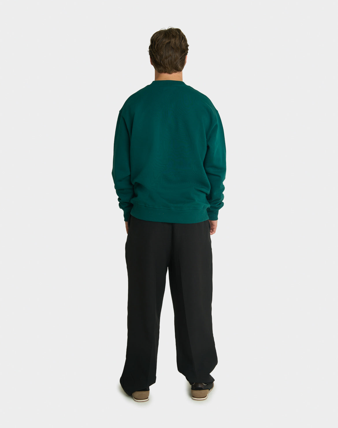 ONE BASIC CREWNECK
