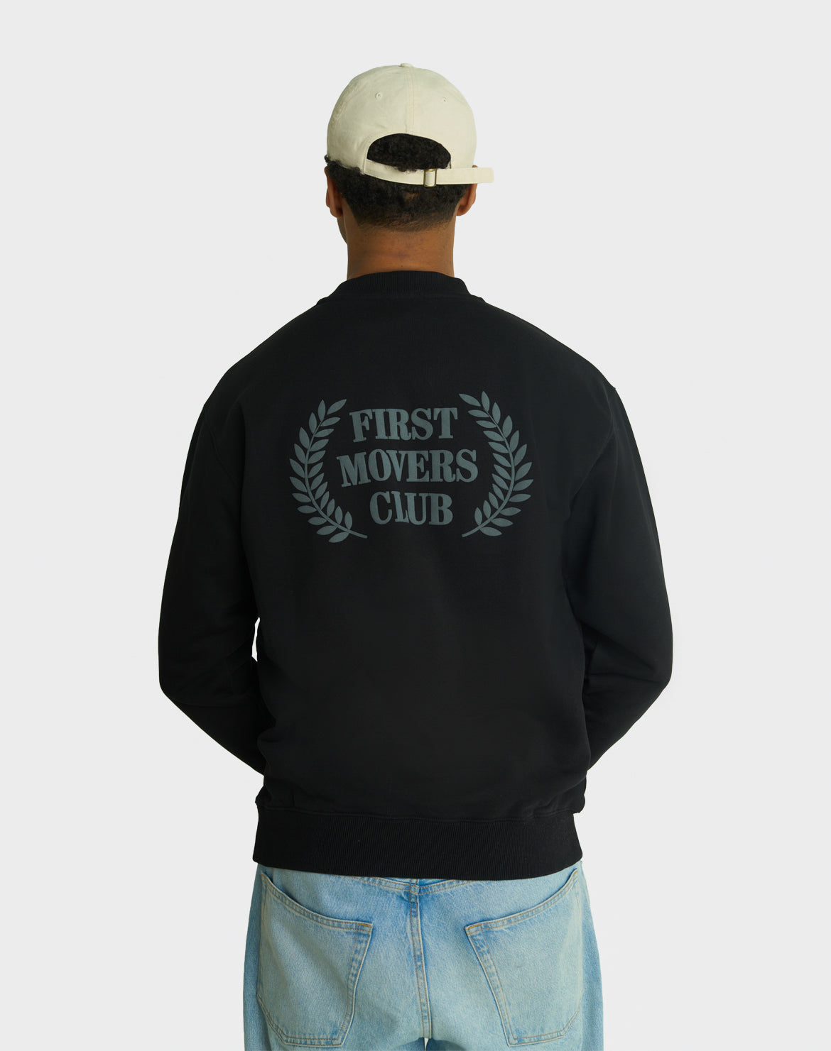 FIRST MOVERS CLUB SWEATER - ZWART