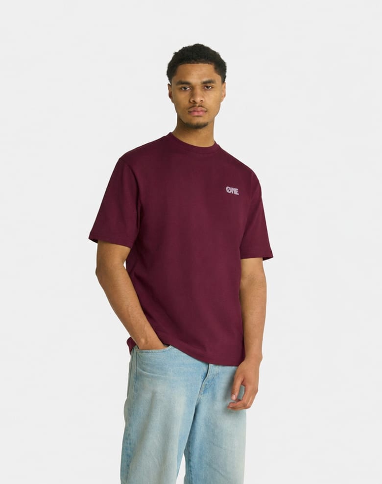 FIRST MOVERS CLUB TEE - BORDEAUX