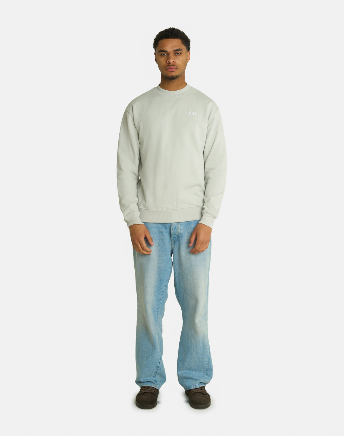 ONE BASIC CREWNECK