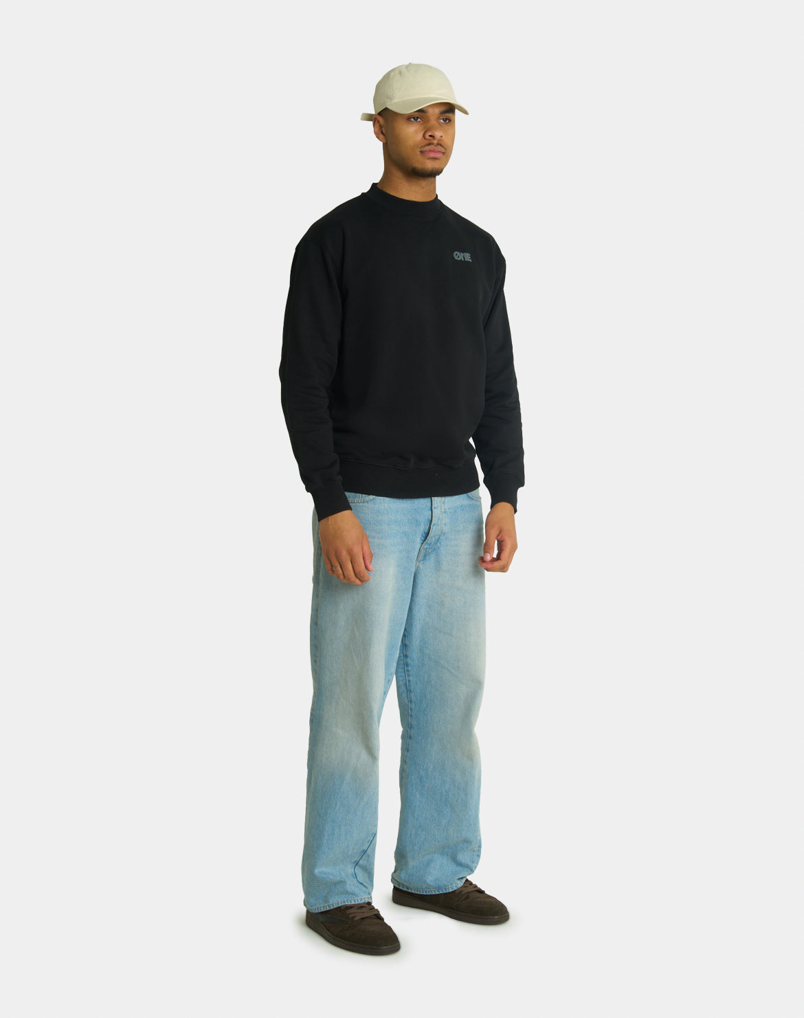 FIRST MOVERS CLUB SWEATER - ZWART