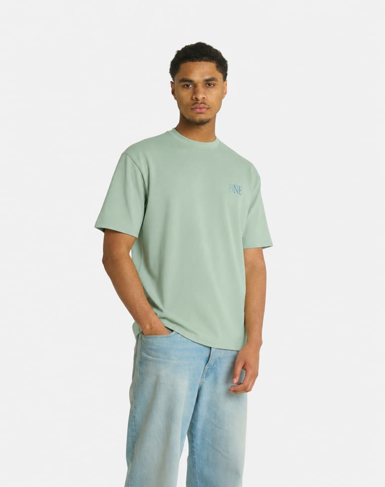 BLUE BERRY FLOWER TEE