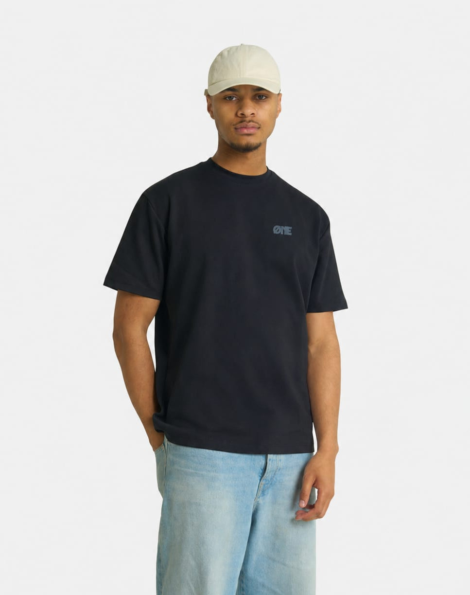 FIRST MOVERS CLUB TEE - BLACK